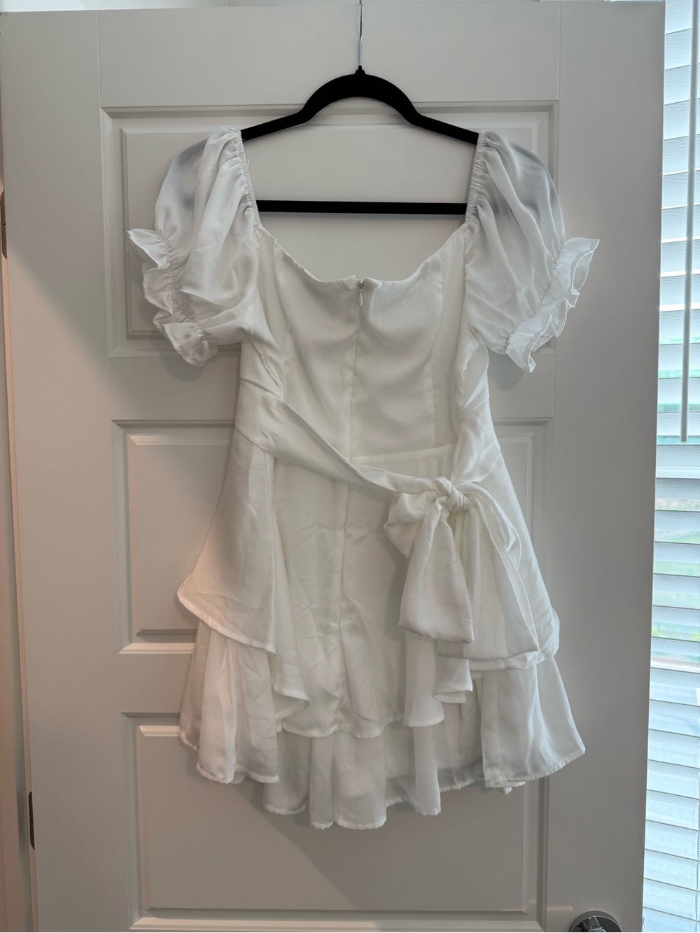 Francesca’s White Ruffled Romper - Picture 4 of 4